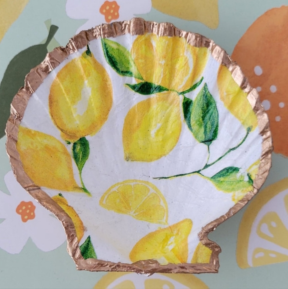 Lemon Sunshine Scallop Shell